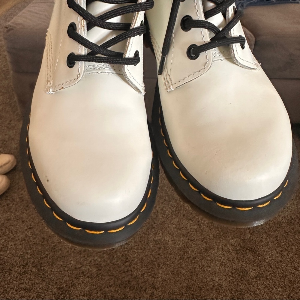 Dr. Martens Leather White Boots Black Laces Woman Sz 8 Yellow Stitching Classic - Picture 6 of 15